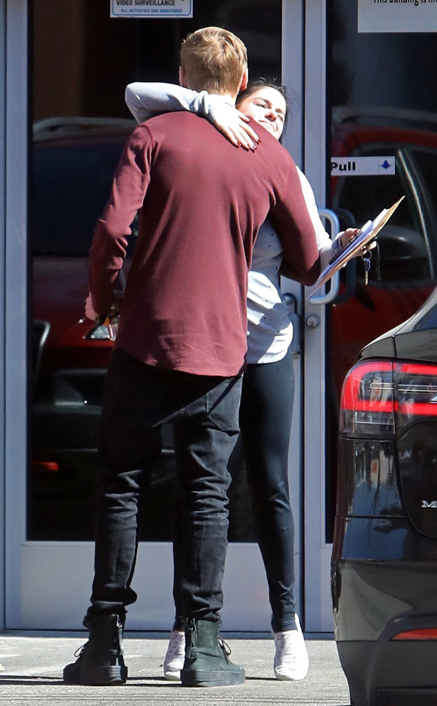 Ariel Winter and Levi Meaden Enjoy Afternoon Outing Amid Split Rumors